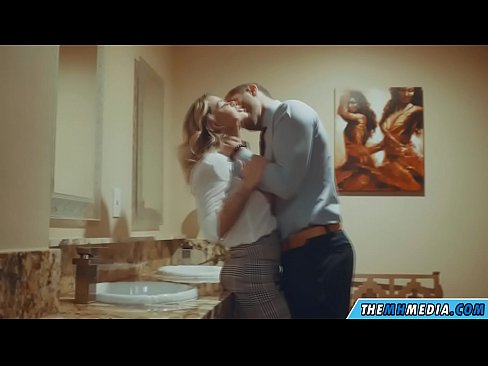 ❤️ когда грудастая блондинка соблазняет тебя в общественном туалете Порнуха на сайте purchasexz.top ❌️❤